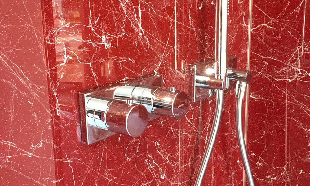 Glasarbeiten Mertens Hamburg Wedel Badezimmer Dusche lackiertes Glas